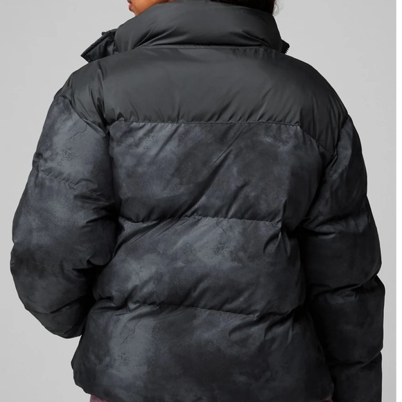 NWT Fabletics Essential Puffer, Medium (8), Onyx Smudge - Picture 3 of 7